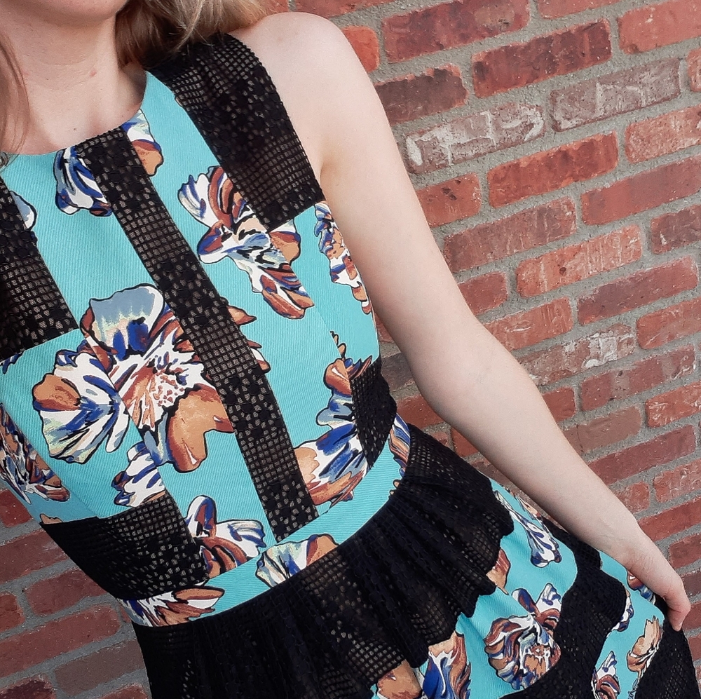 BCBGMaxAzria teal floral fit/flare dress 0 XS - Picture 3 of 8